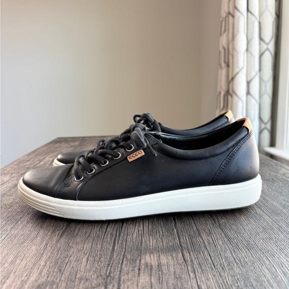 ECCO Women’s Black Leather Soft 7 Sneakers - Picture 4 of 10